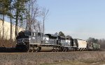 NS 2655 & 3016 lead train 186 towards Hoskins